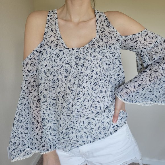 Cold Shoulder Blouse w/ Geometric White Pattern - Picture 3 of 7
